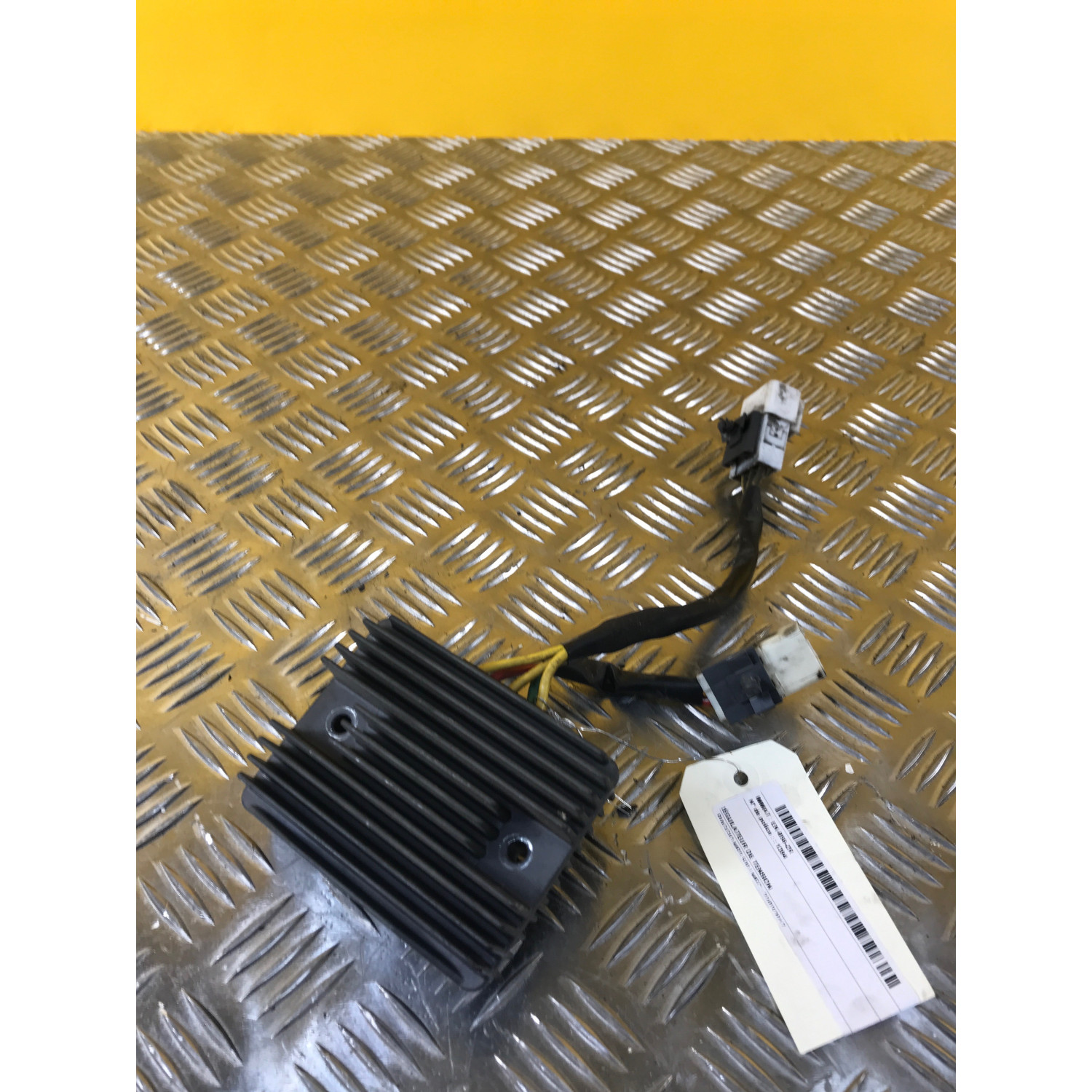 Régulateur de tension pour PIAGGIO MP3 500 LT 2017