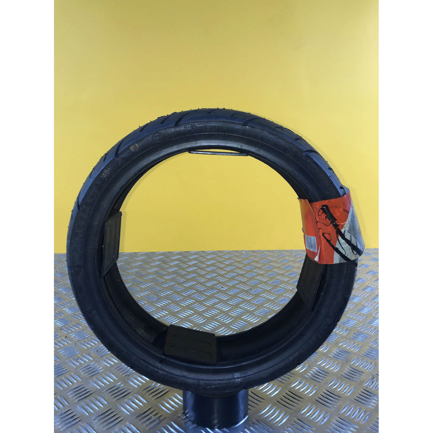 Pneu pour PEUGEOT KISBEE 50 C6031R