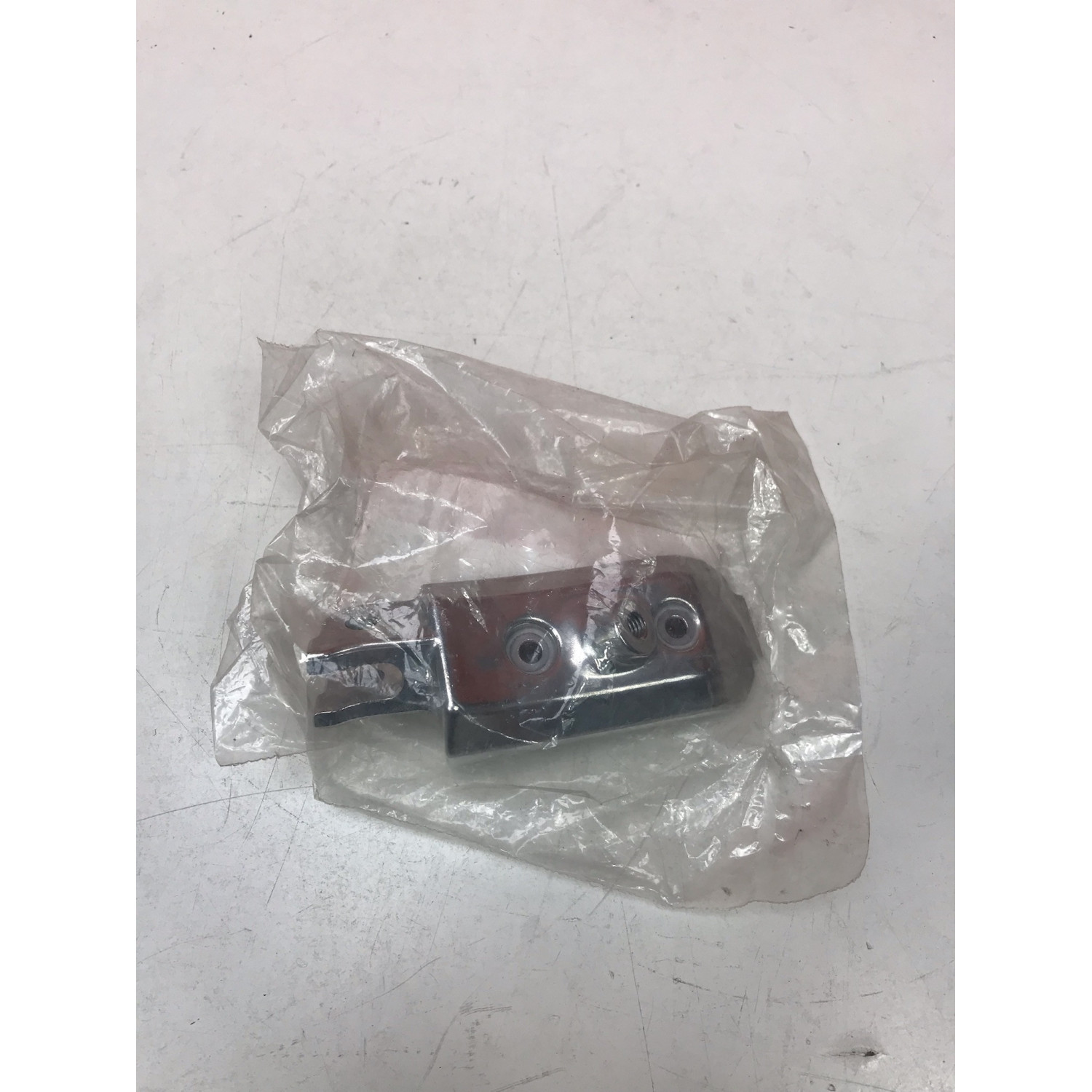 Platine repose pieds avant droite pour HONDA NT 700 50612-MT3-000