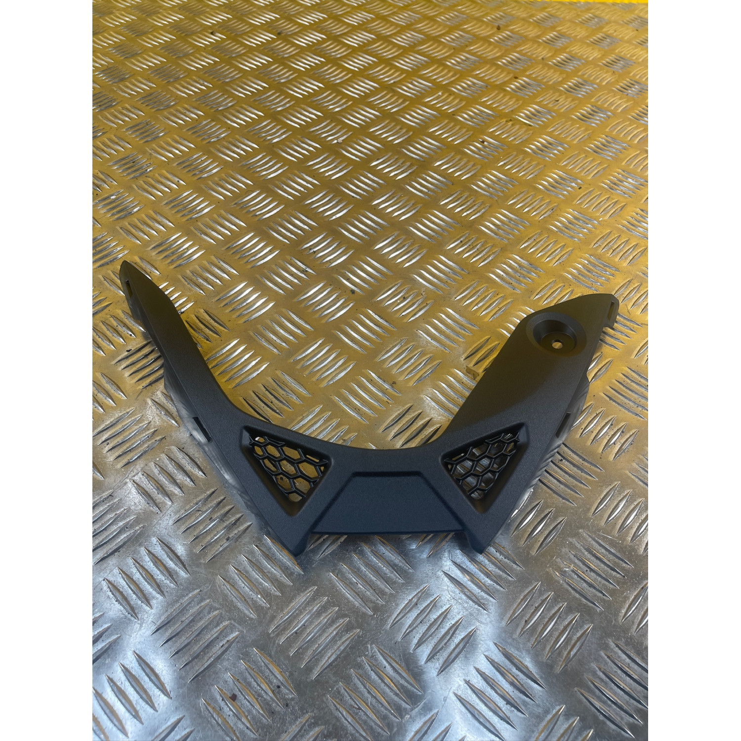 Sabot de carénage pour SUZUKI GSX 750 94491-13K00