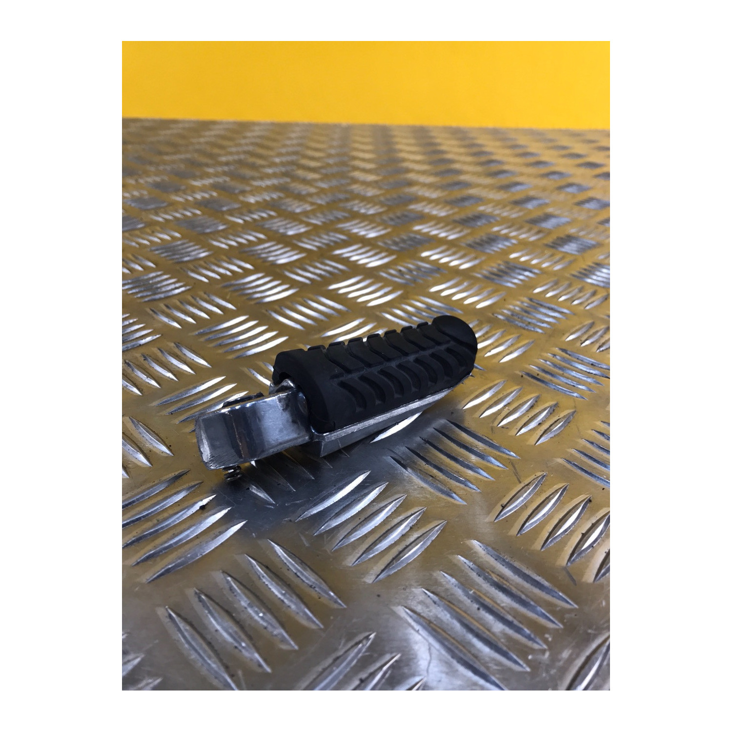 Repose pied arrière droit pour KAWASAKI Z 650 2019