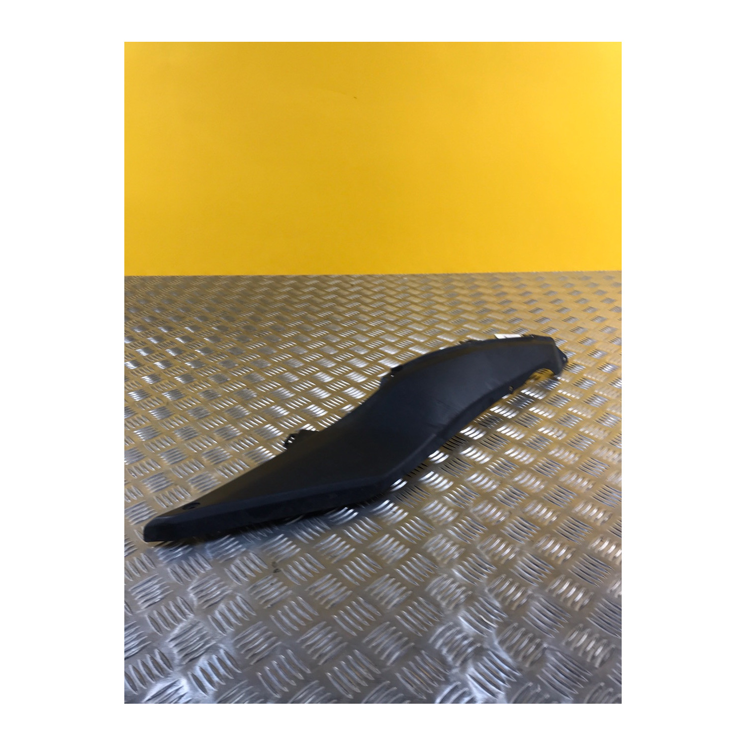 Bas de caisse droit pour HONDA NC 750D 2014 64420-MGS-D70