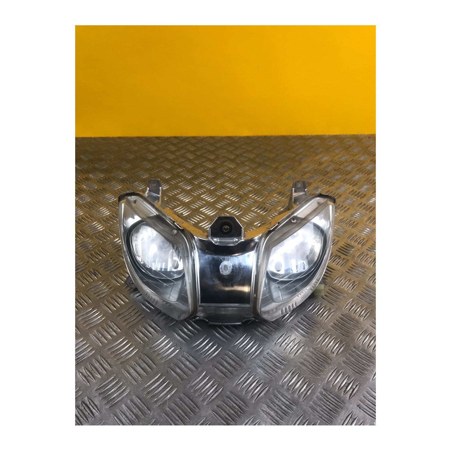 Phare avant pour YAMAHA XMAX 125 2011