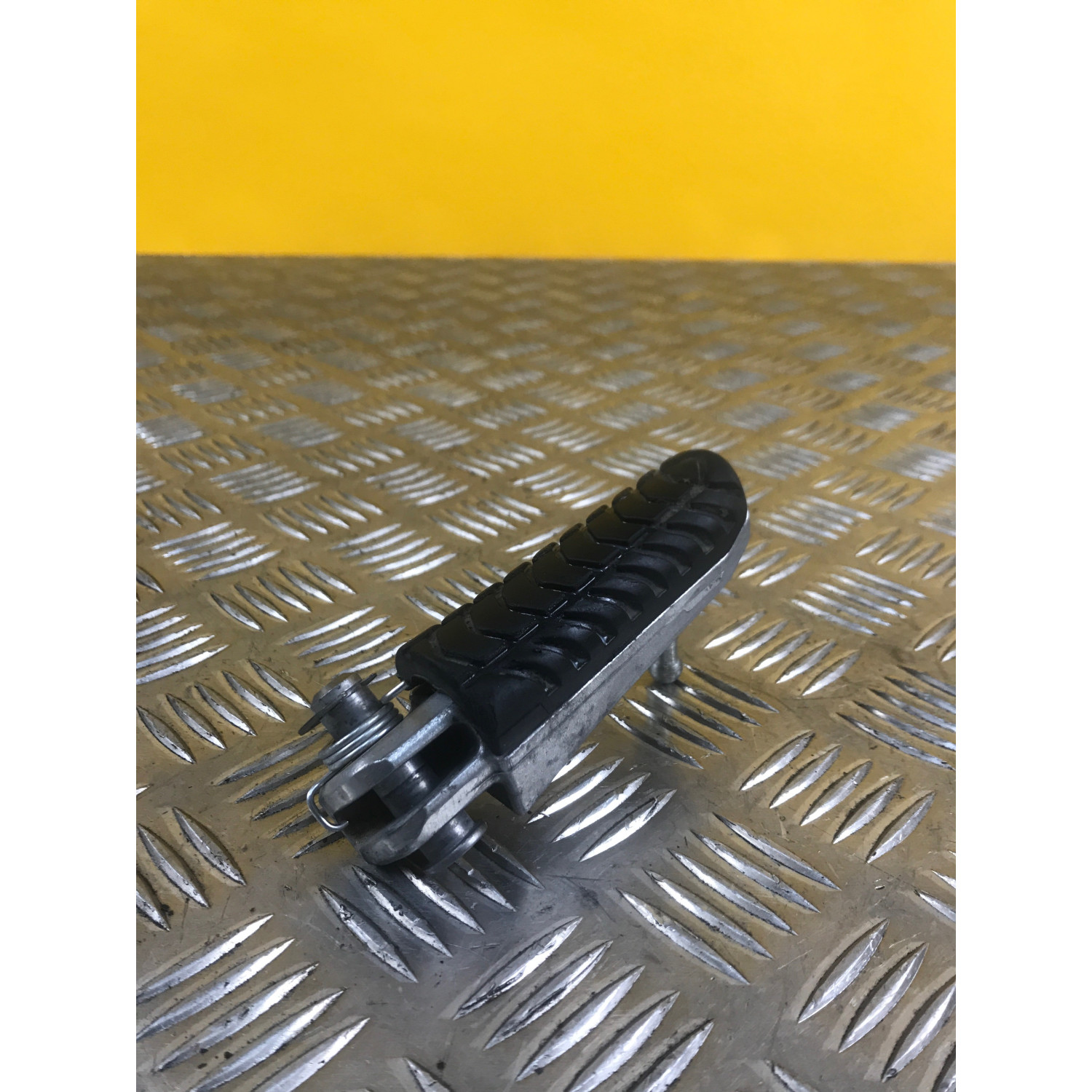 Repose pied arrière droit pour KAWASAKI GTR 1400 2012