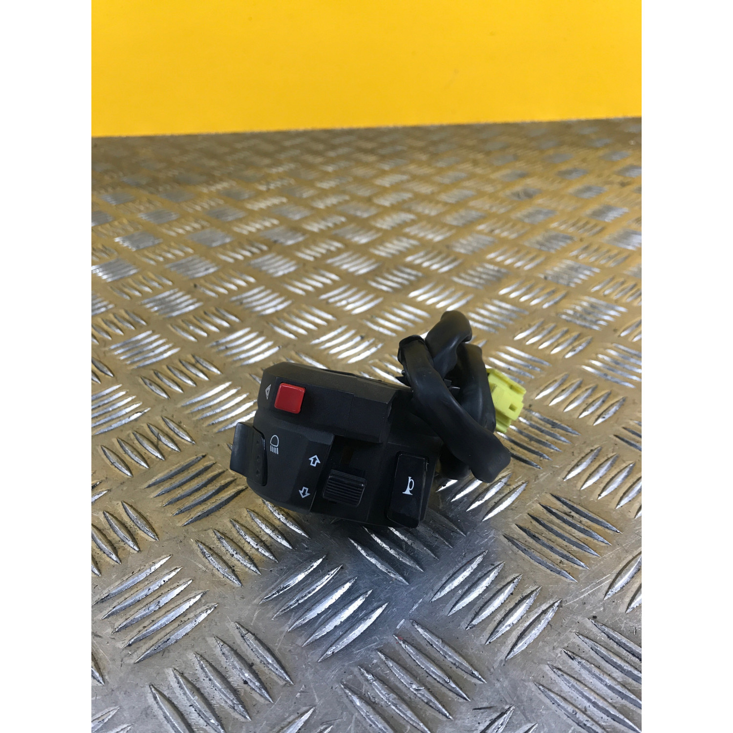 Commodo gauche gestion de l'éclairage pour SUZUKI GLADIUS 650 2010