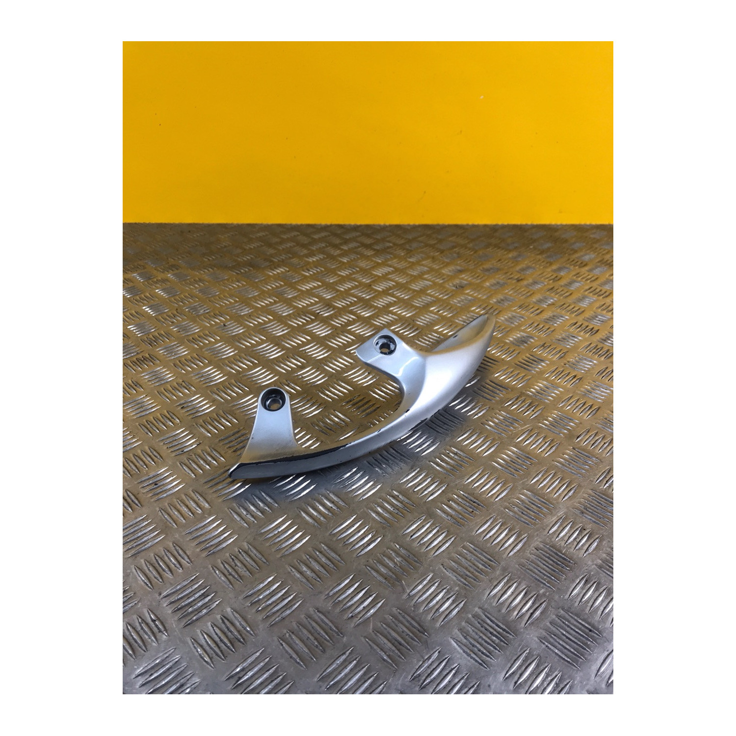 Poignée passager droite pour SUZUKI GLADIUS 650 2010