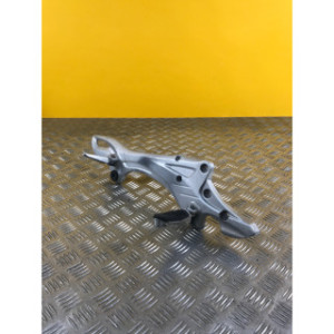 Platine repose pieds avant droite pour SUZUKI GLADIUS 650 2010