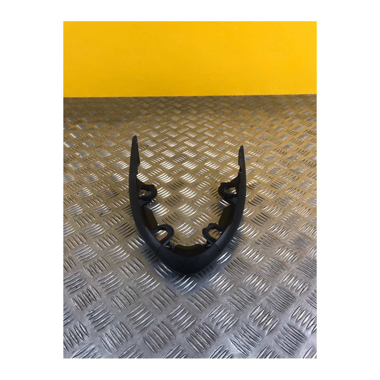 Carenage centrale arriere pour SUZUKI GLADIUS 650 2010