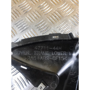 Cache chassis latéral gauche pour SUZUKI GLADIUS 650 2010