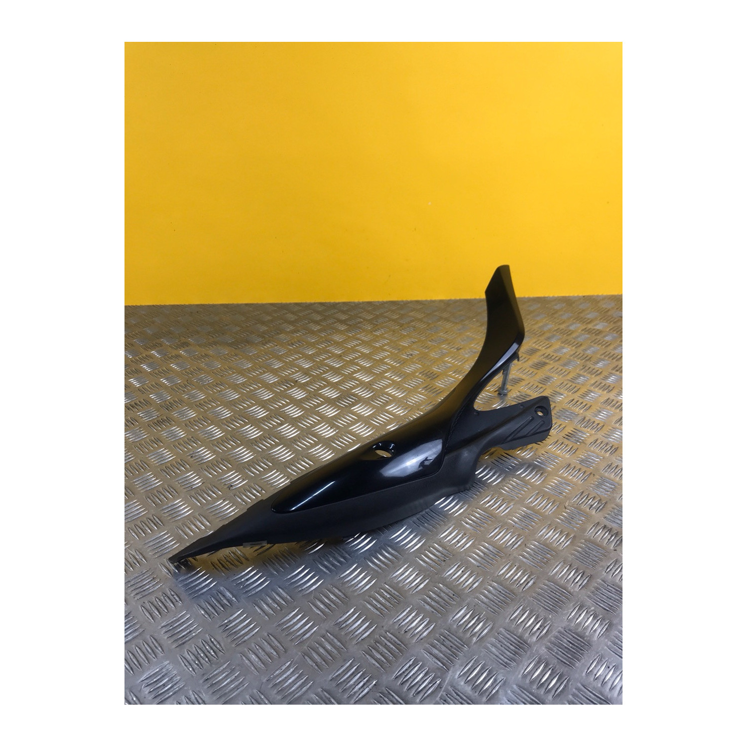 Demi coque arrière droite pour SUZUKI GLADIUS 650 2010