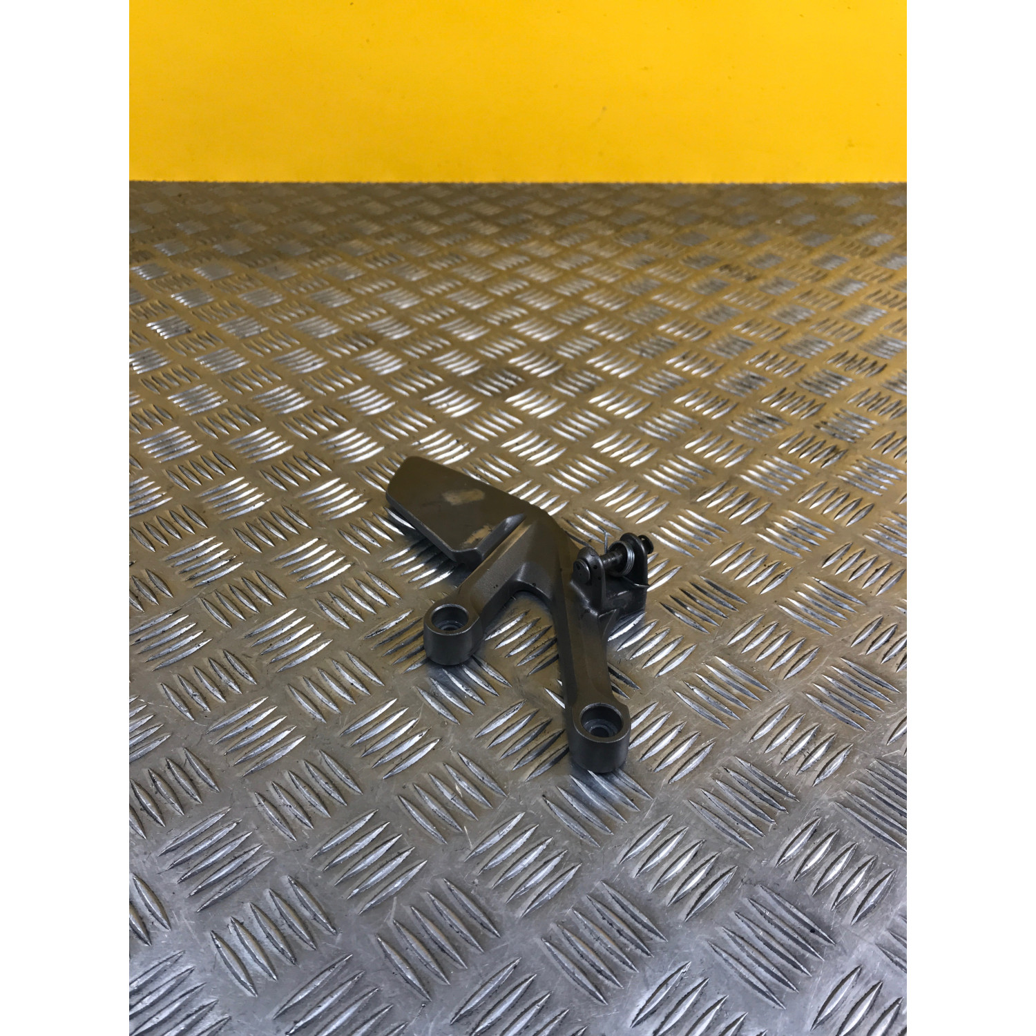 Platine repose pieds avant gauche pour HONDA CB 1000 R 2008