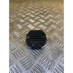 Régulateur de tension pour YAMAHA XMAX 250 2013