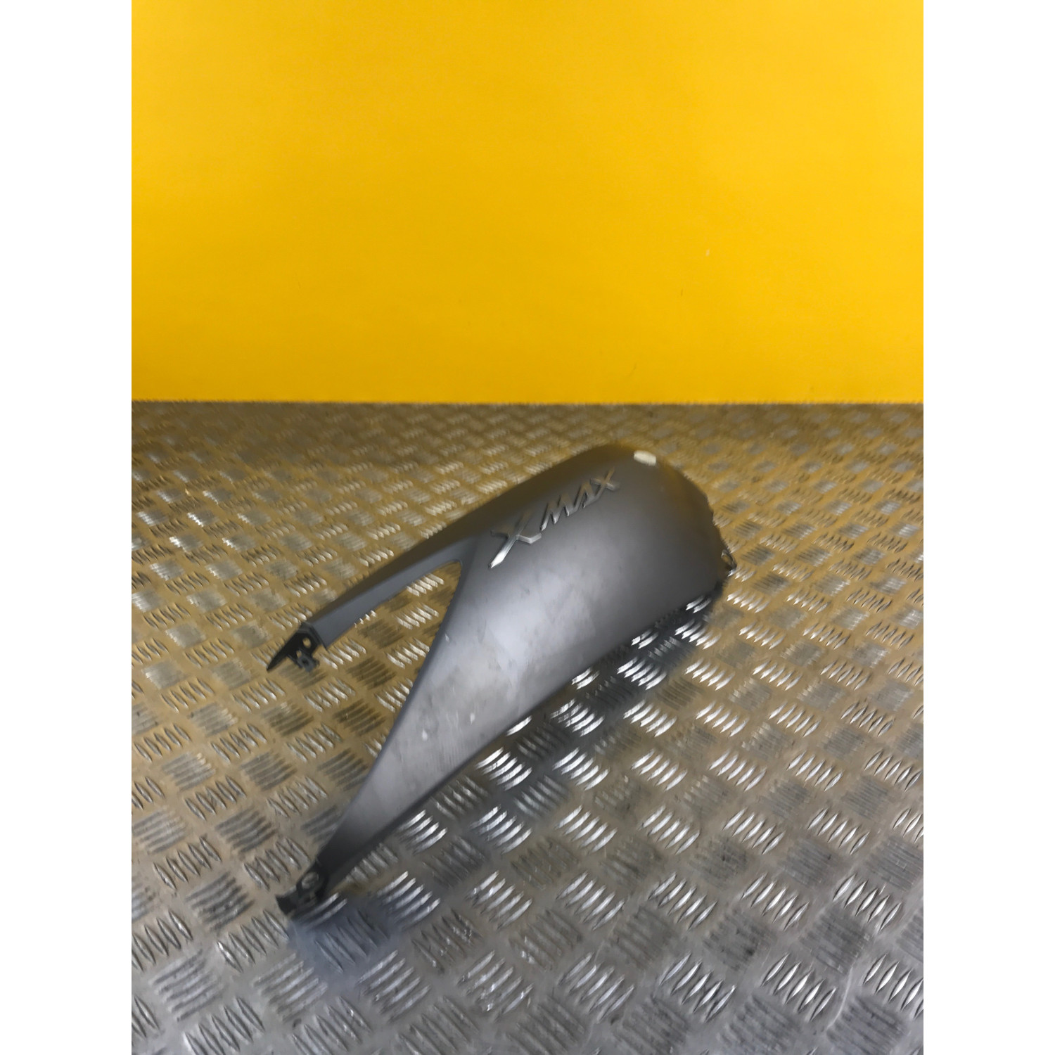 Demi coque arrière droite pour YAMAHA XMAX 250 2013