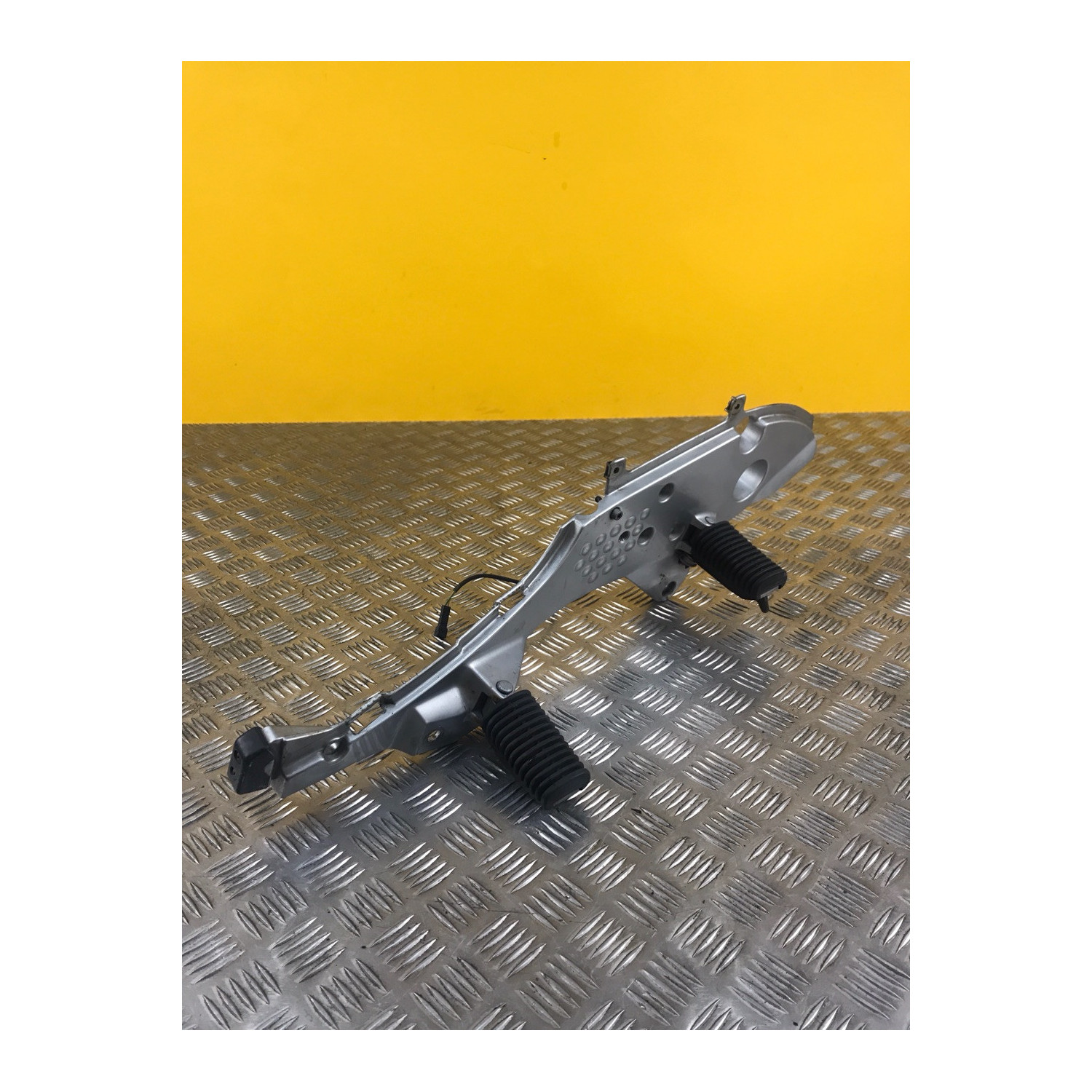 Platine repose pieds avant droite pour BMW R 850 RT 2000