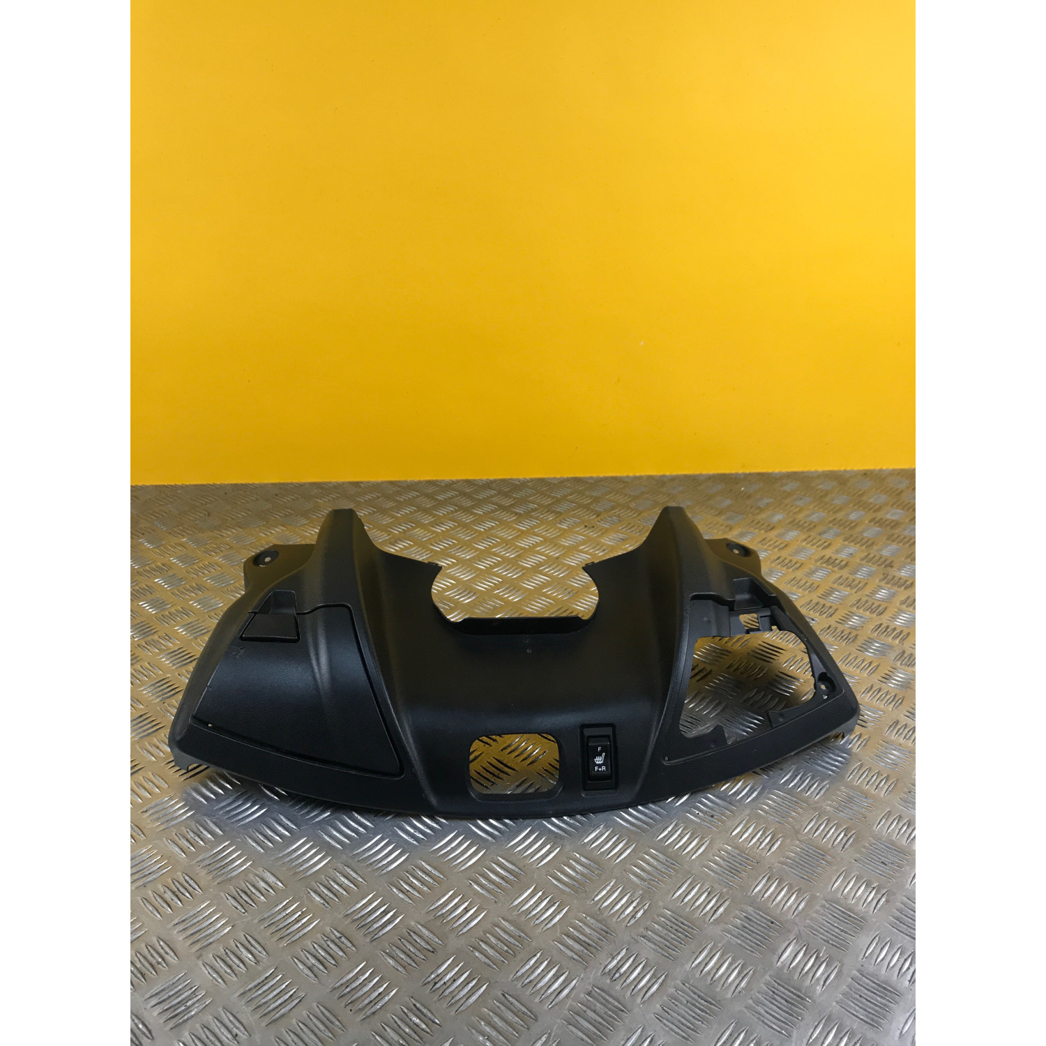 Tablier supérieur avant pour SUZUKI BURGMAN 650 2014