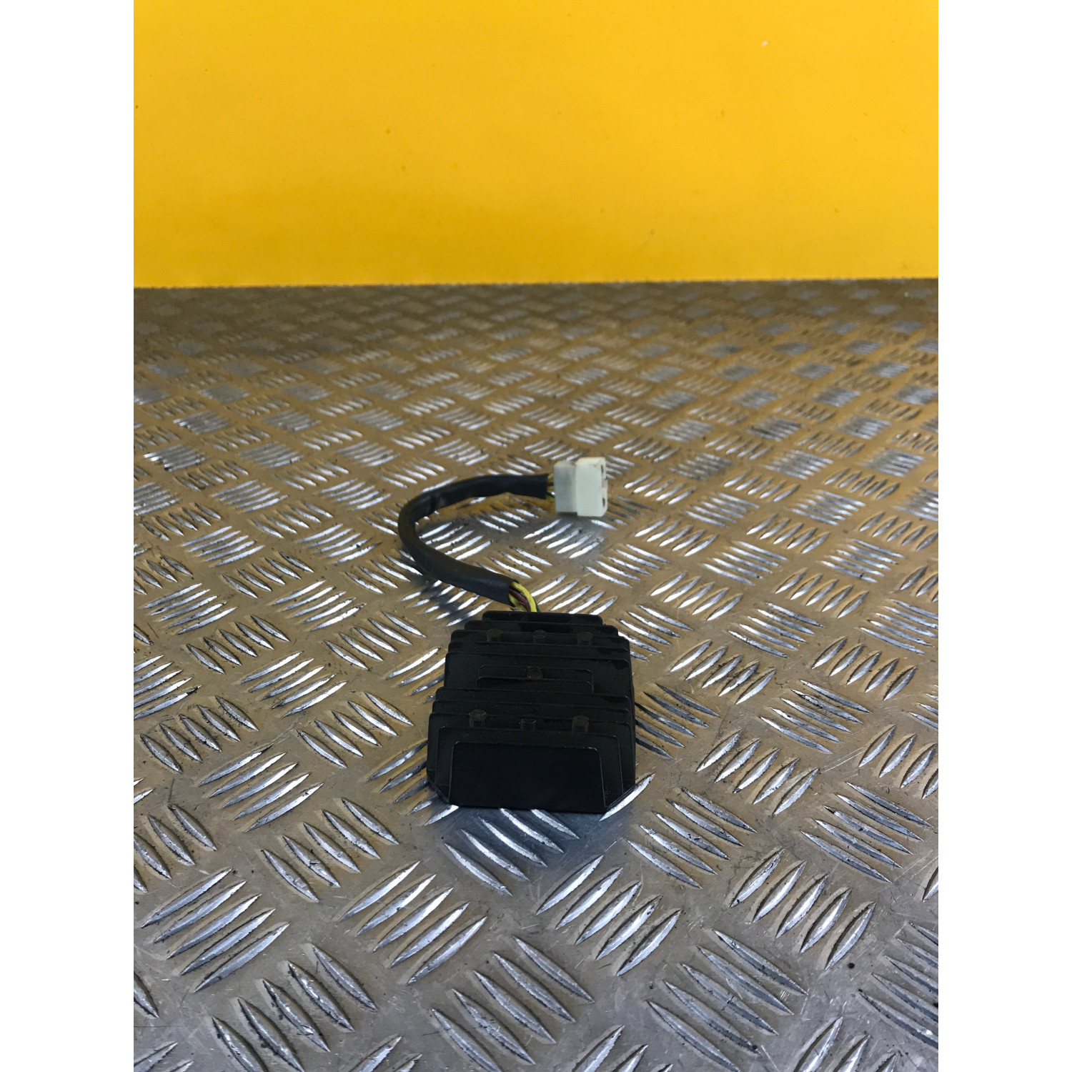 Régulateur de tension pour ARCHIVE OUTBACK 125 2024