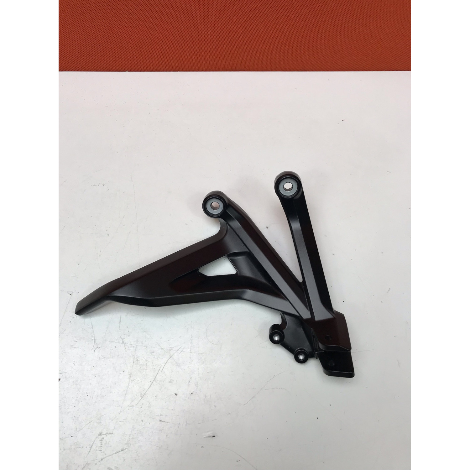 Support de marche pied droit pour HONDA AFRICA TWIN 1000 50715-MJP-G50ZA