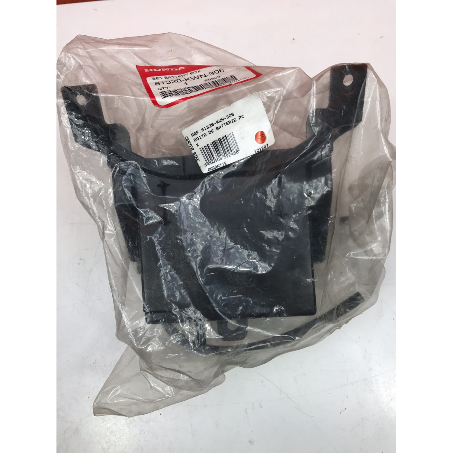 Coffre sous selle pour HONDA PCX 125 81320-KWN-306