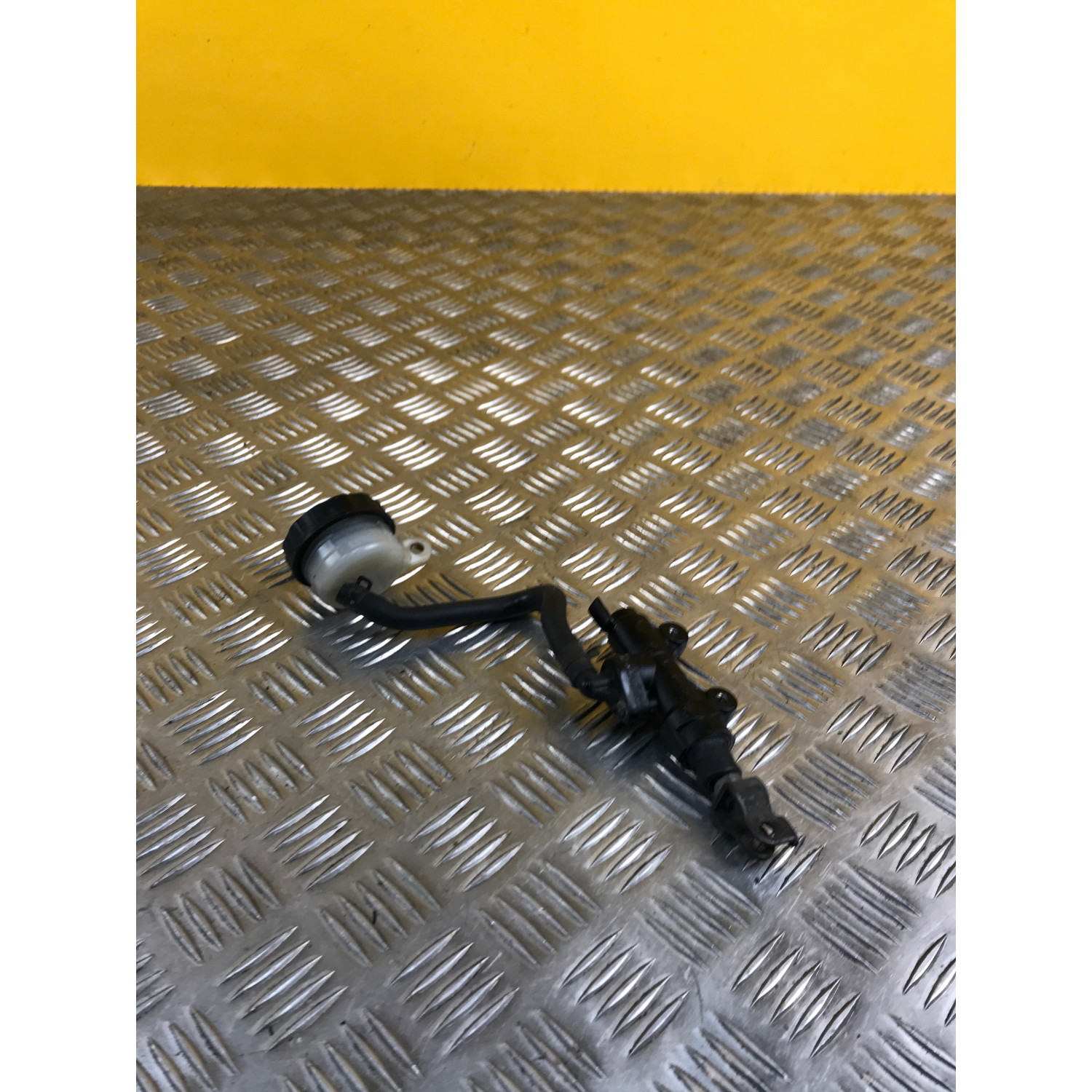 Maitre cylindre frein arrière pour HONDA CBF 600 S 2010