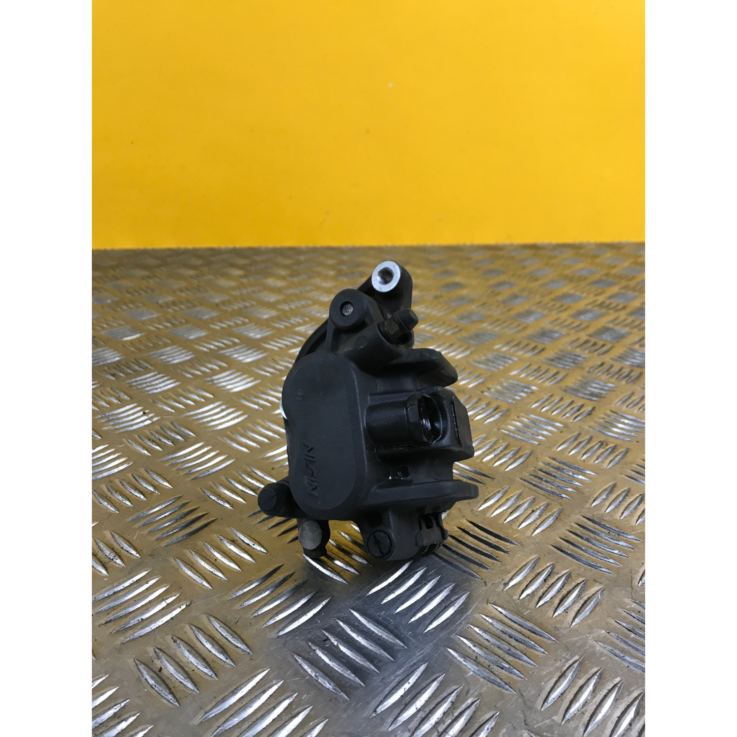 étriers de frein avant gauche pour HONDA CBF 600 S 2010