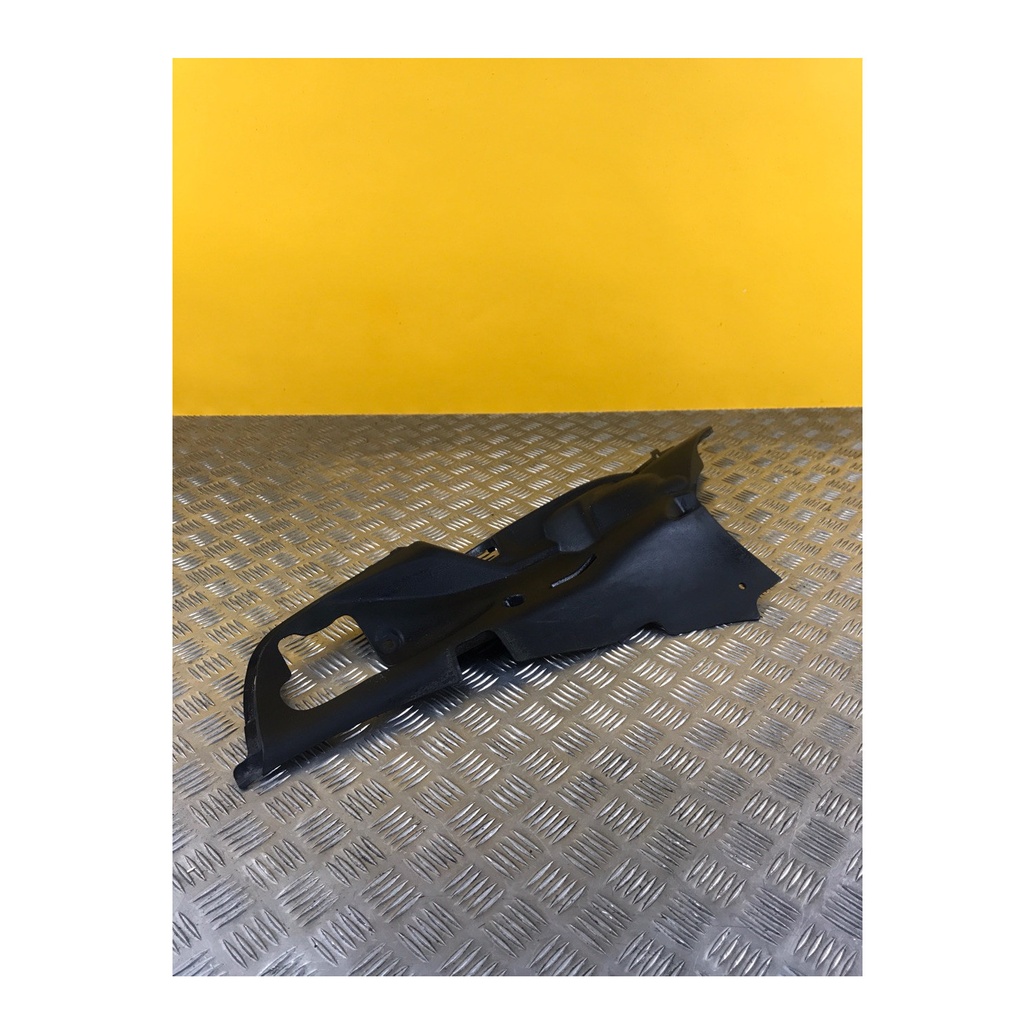 Bas de caisse gauche pour SUZUKI BURGMAN 650 2014