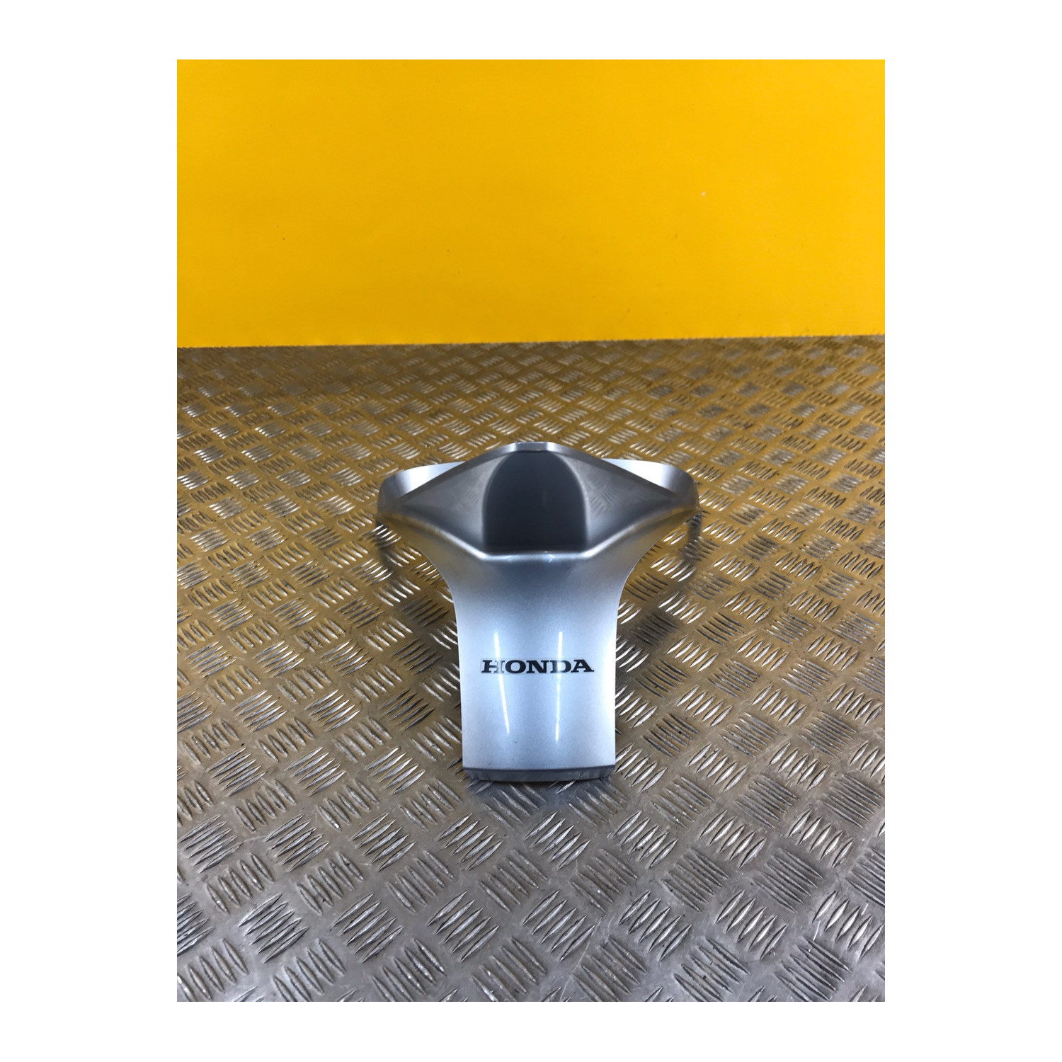 Carenage centrale arriere pour HONDA S-wing 125 2008