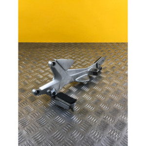 Platine repose pieds avant gauche pour HONDA CBF 600 S 2010