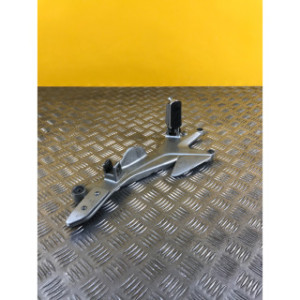 Platine repose pieds avant gauche pour HONDA CBF 600 S 2010