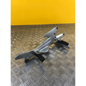 Platine repose pieds avant droite pour HONDA CBF 600 S 2005