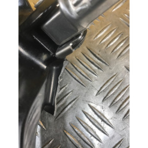 Platine repose pieds arrière droite pour KAWASAKI GTR 1400 2012
