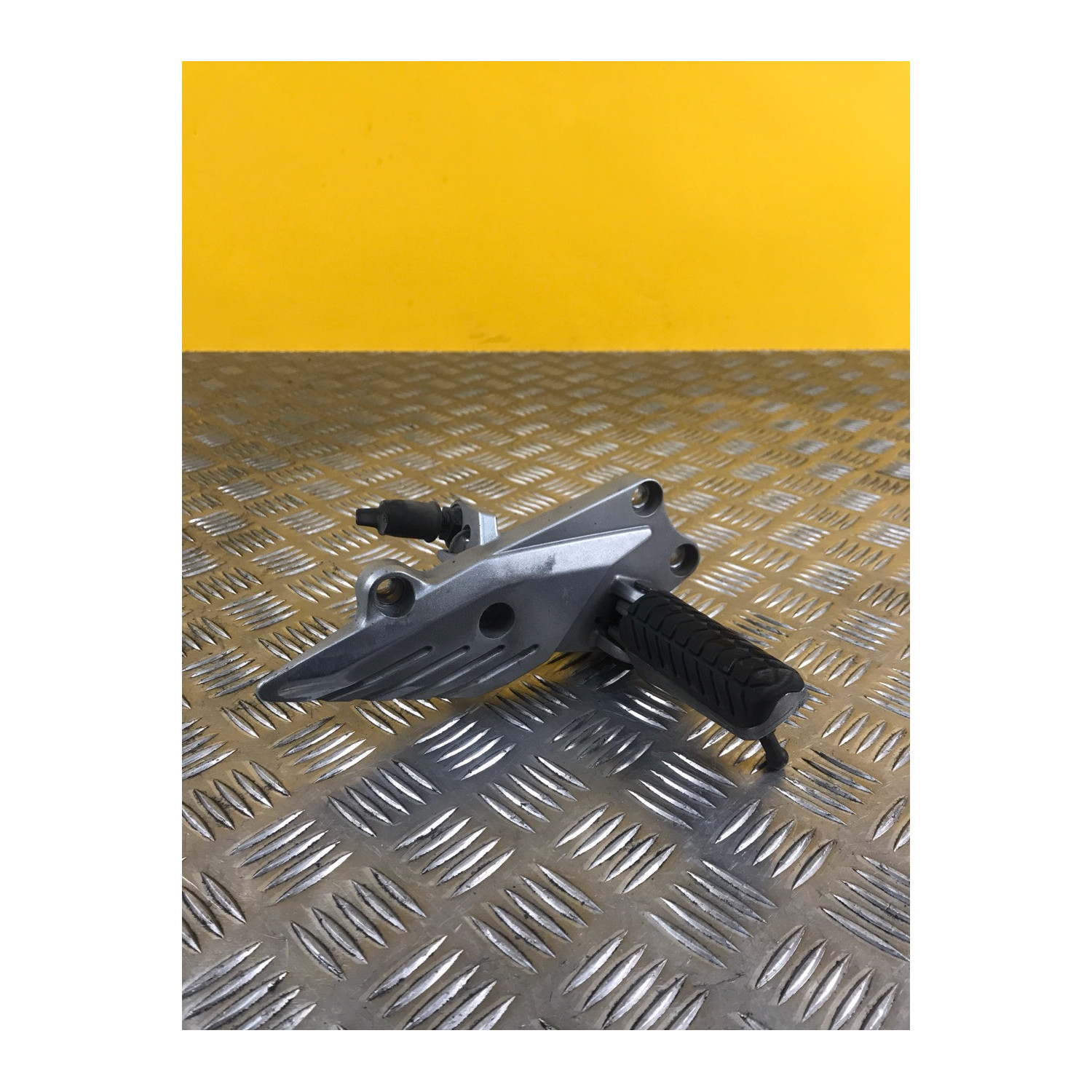 Repose pied avant droit pour KAWASAKI GTR 1400 2010