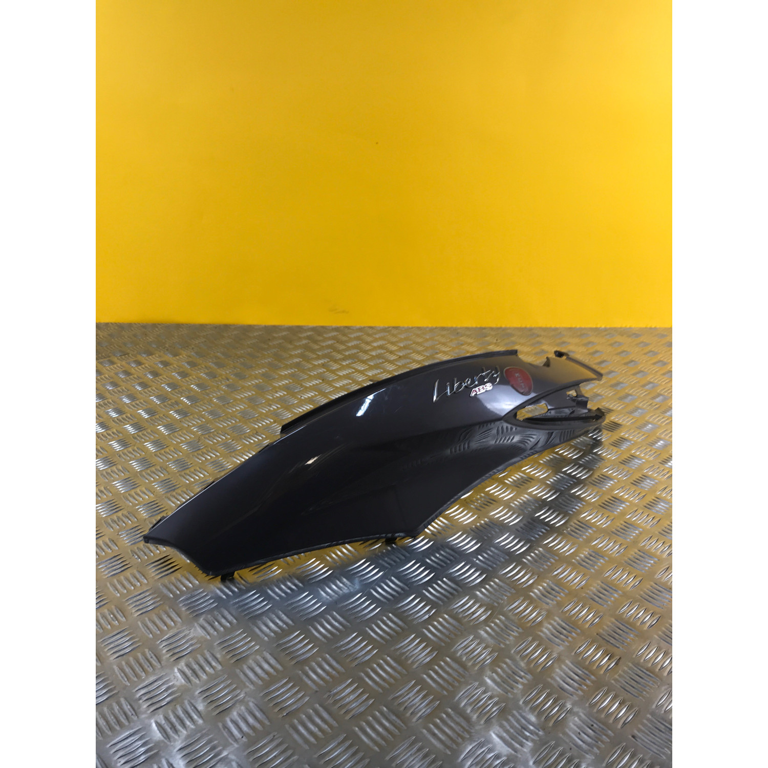 Demi coque arrière gauche pour PIAGGIO LIBERTY 125 2019