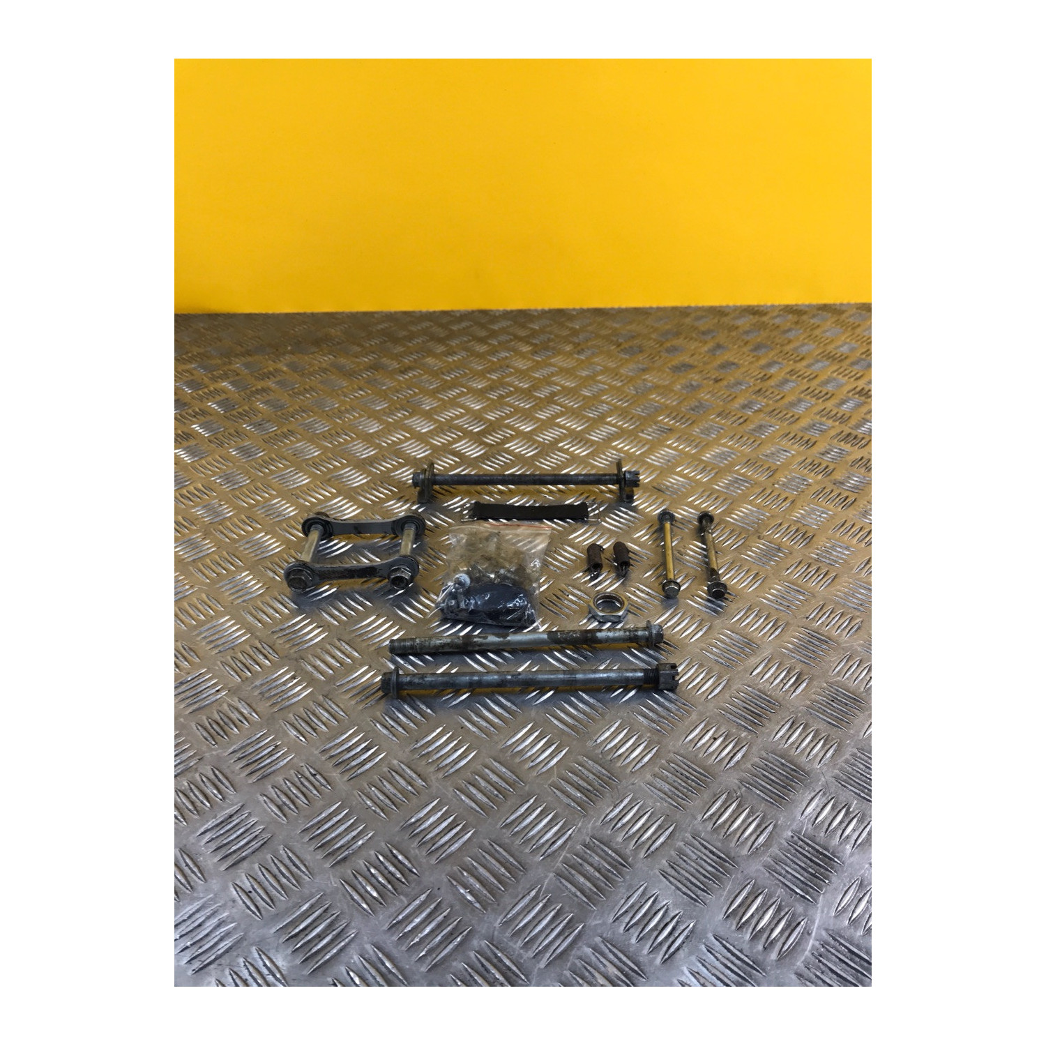 Kit visserie et axes pour SUZUKI RM 65 2T 2004