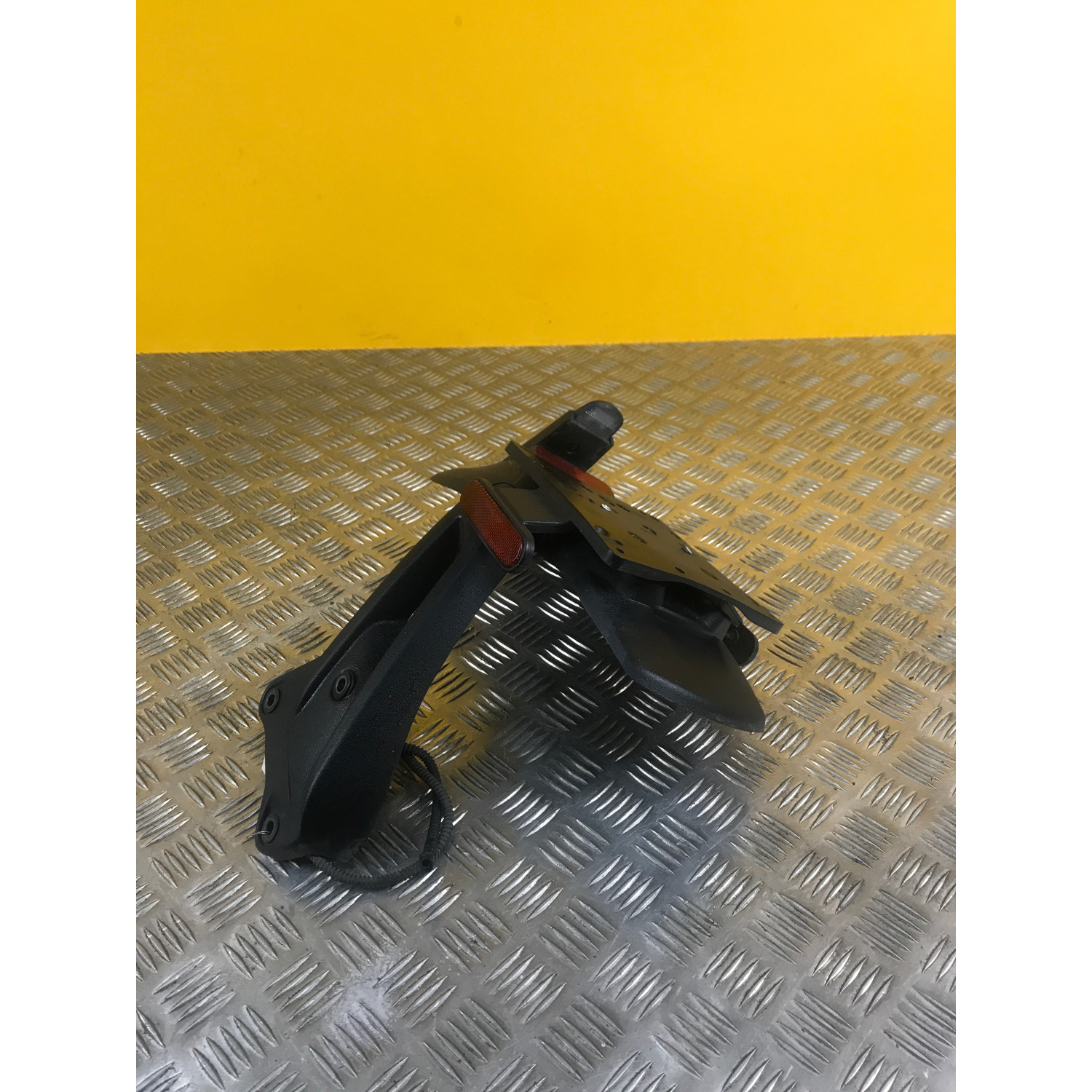 Support de plaque d'immatriculation pour PIAGGIO MP3 530 2024