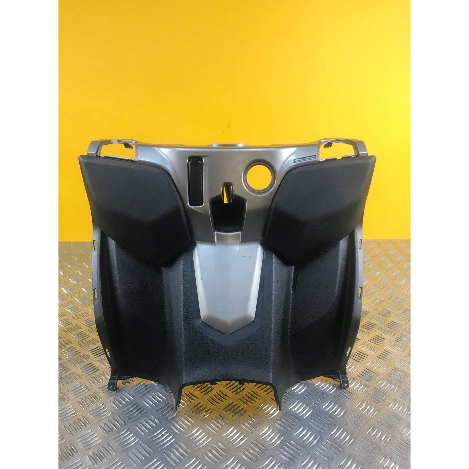 Tablier supérieur avant pour PIAGGIO MP3 530 2024