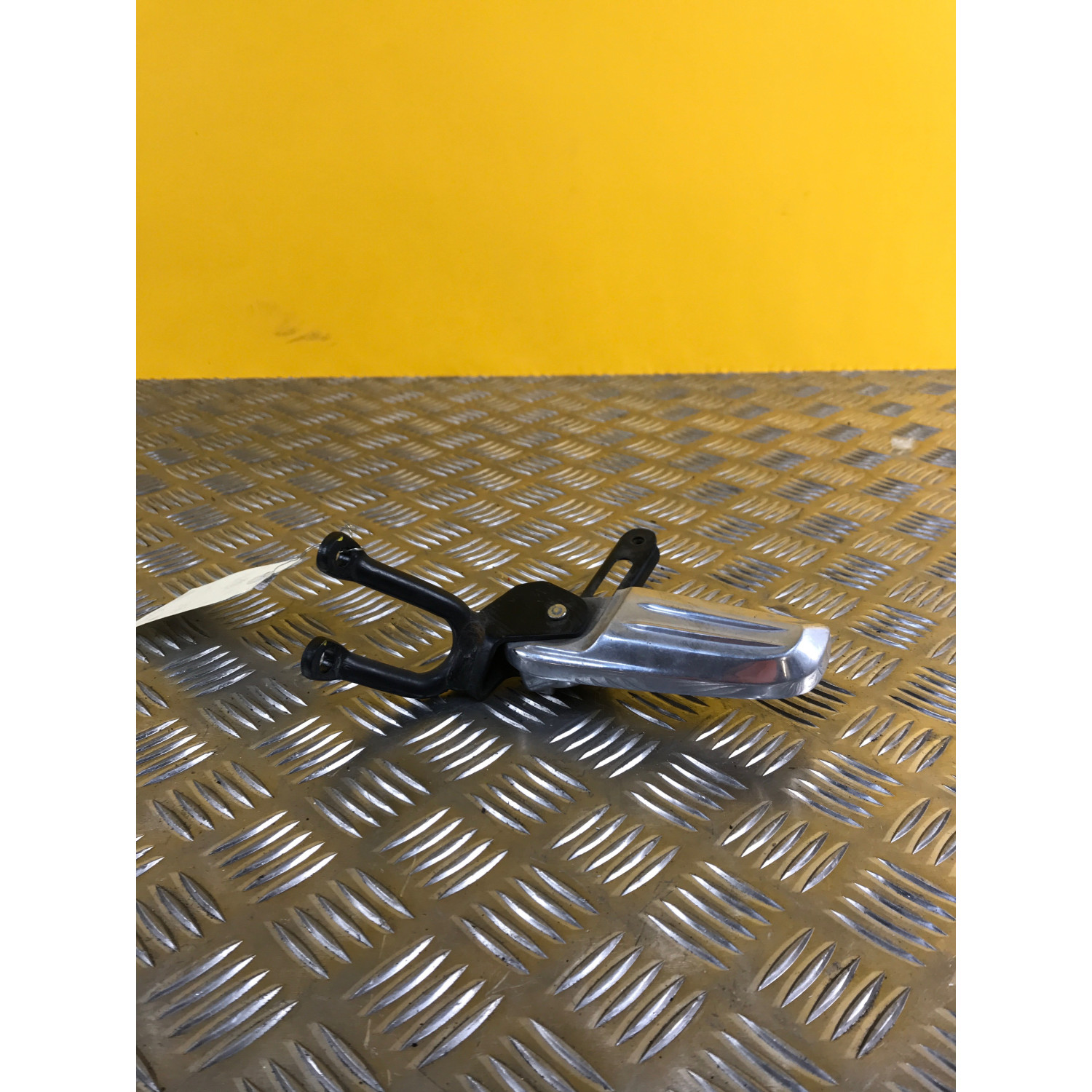 Repose pied arrière gauche pour HONDA PCX 125 2017 50730-KWN-900