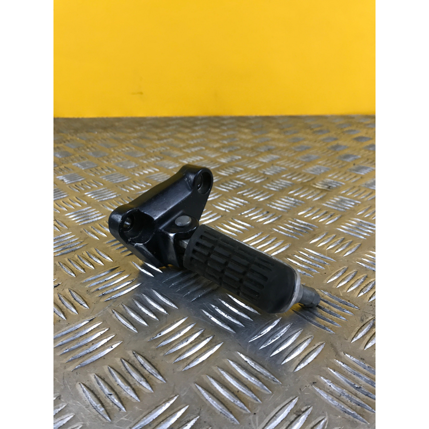 Repose pied droit pour HONDA CBF 750 F SEVEN FIFTY 2000