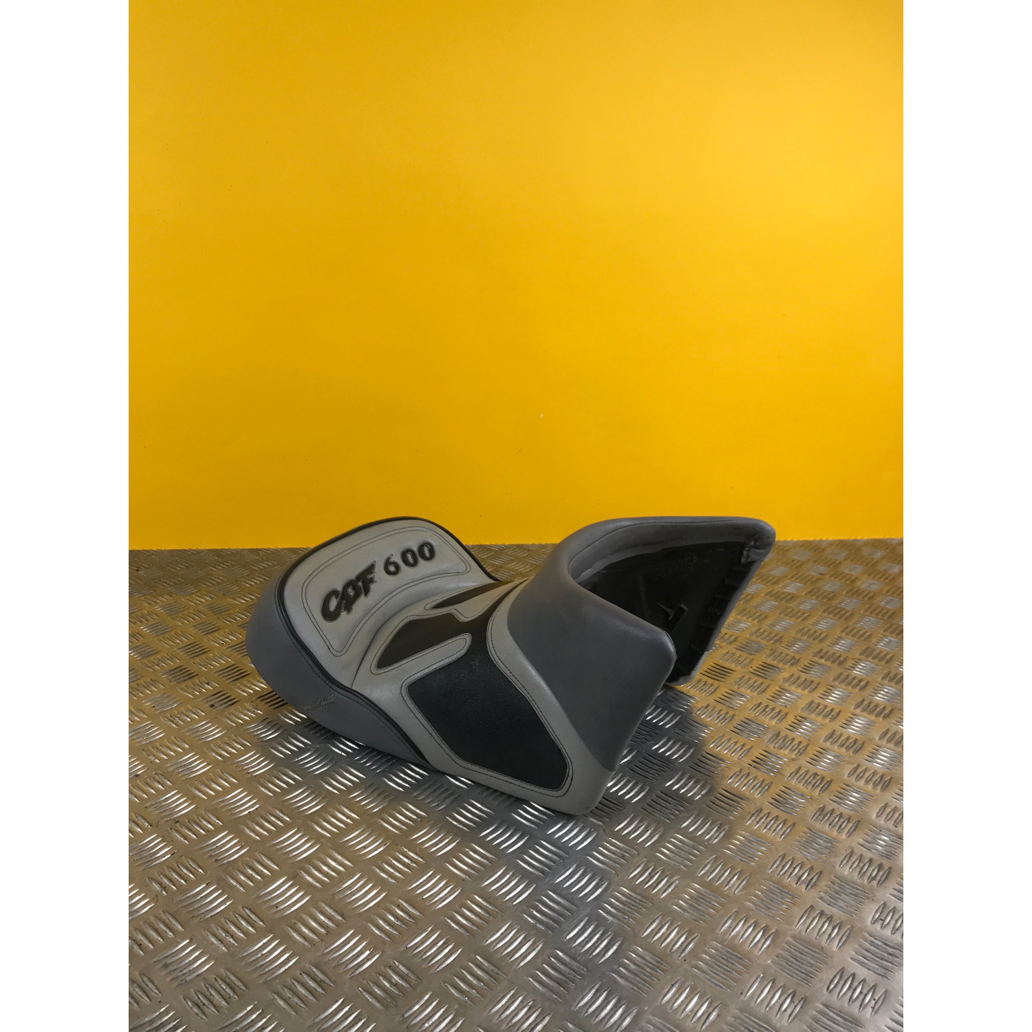 Selle conducteur pour HONDA CBF 600 S 2010