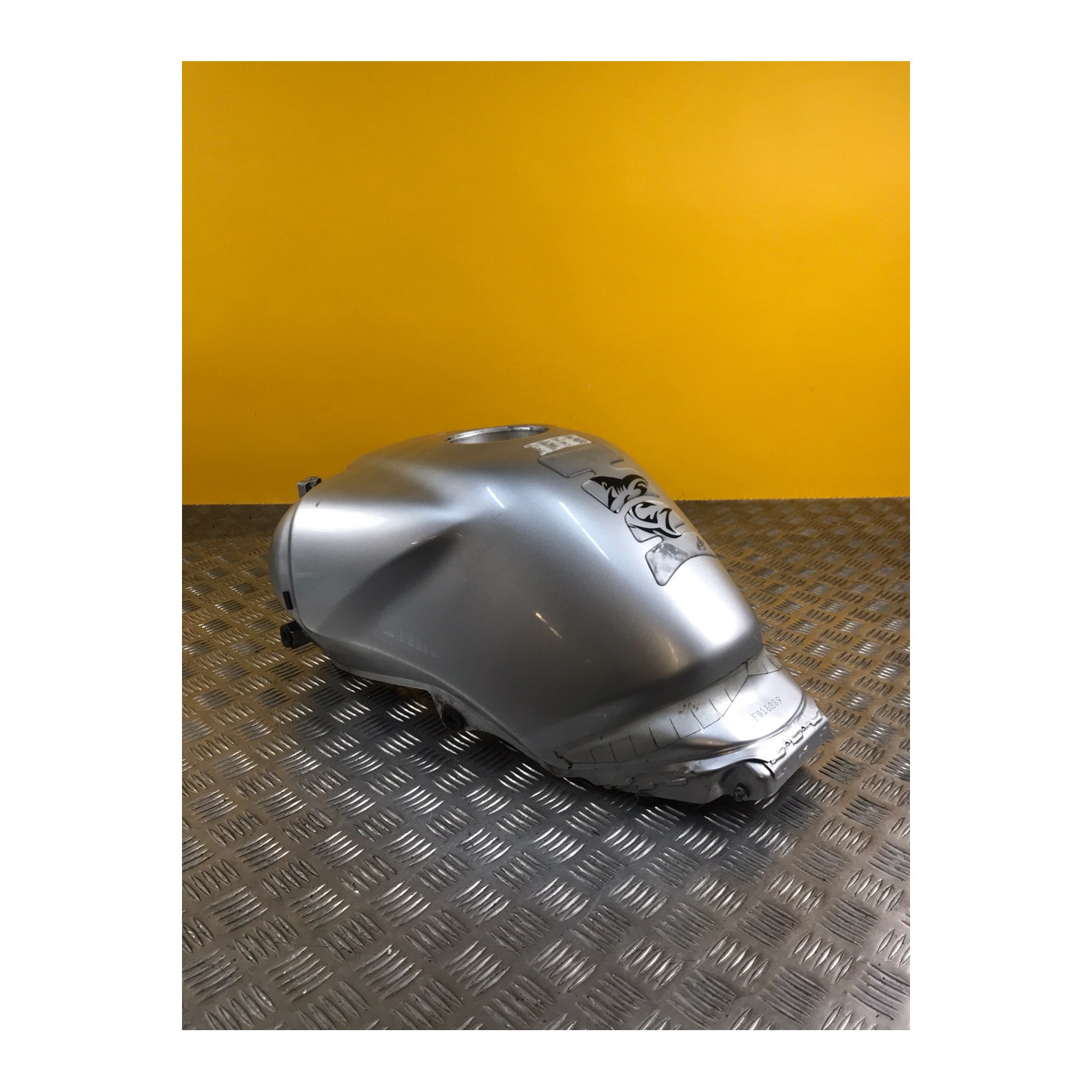 Réservoir de carburant pour HONDA CBF 600 S 2010