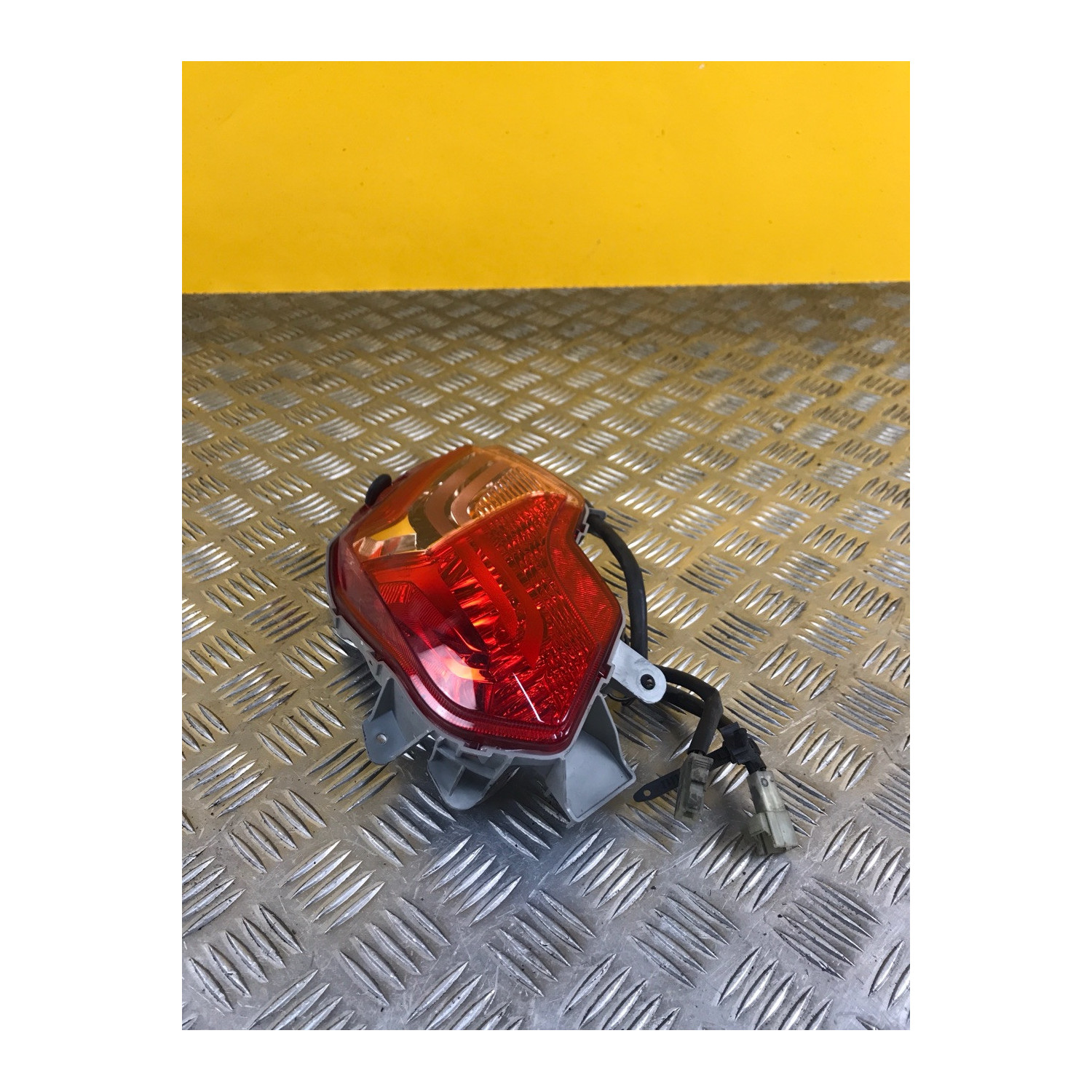 Feux arriere droit pour SUZUKI BURGMAN 650 2014