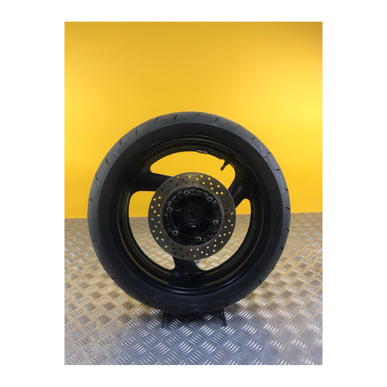 Jante arrière pour YAMAHA FAZER 600 2002