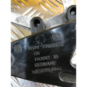 Platine repose pieds avant gauche pour BMW S 1000 RR 2012