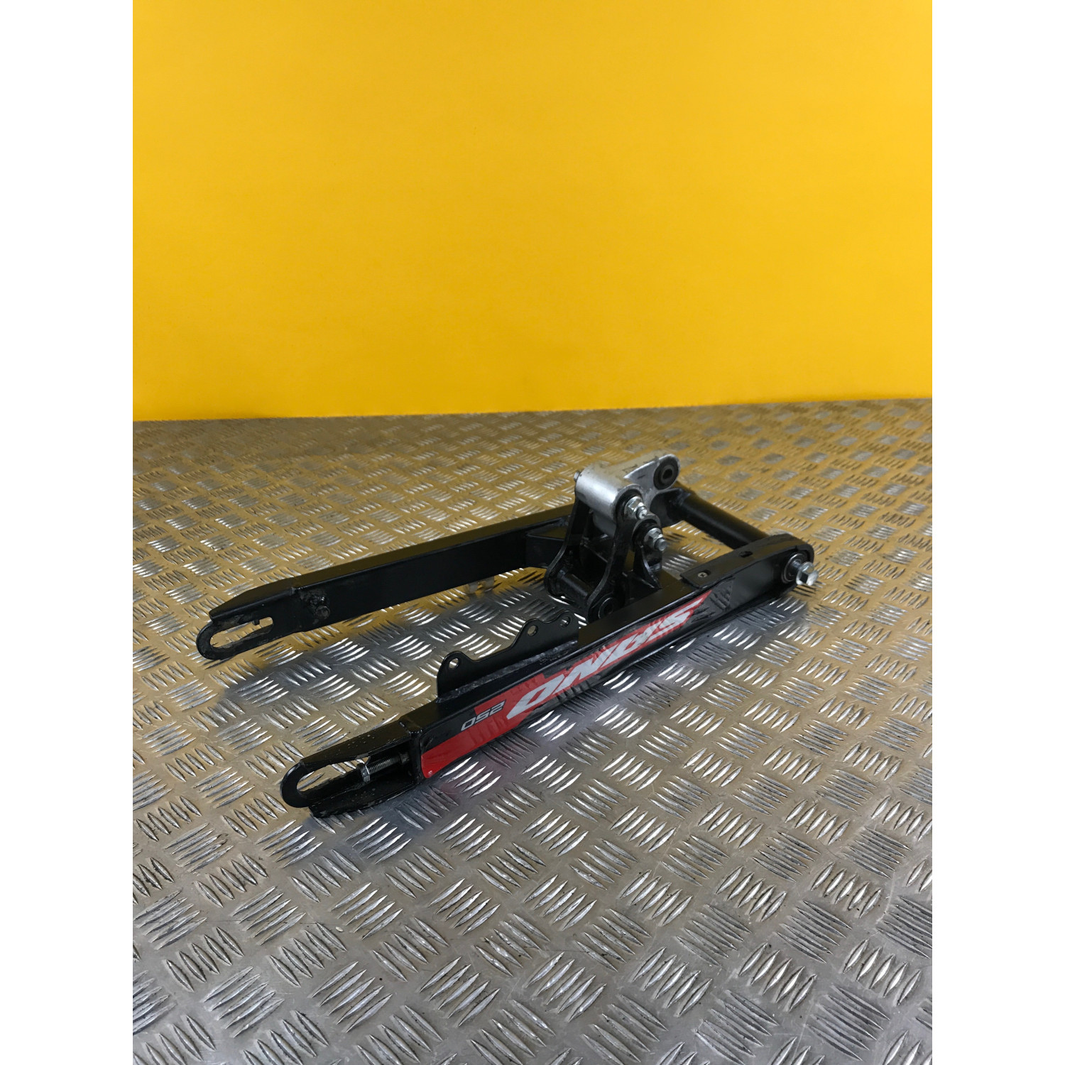 Bras oscillant pour APOLLO 250 DMZ 2024