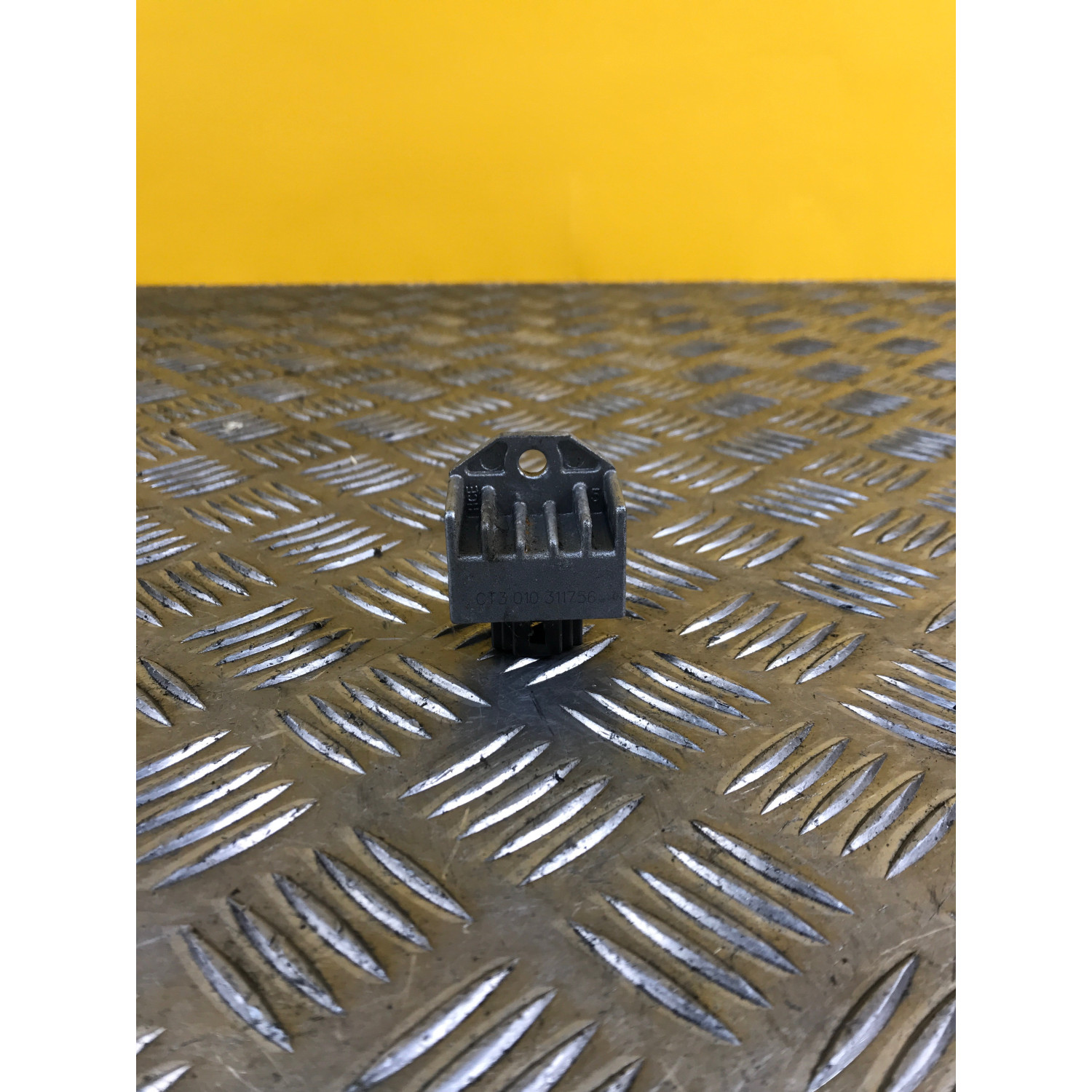 Régulateur de tension pour PEUGEOT KISBEE 50 2014