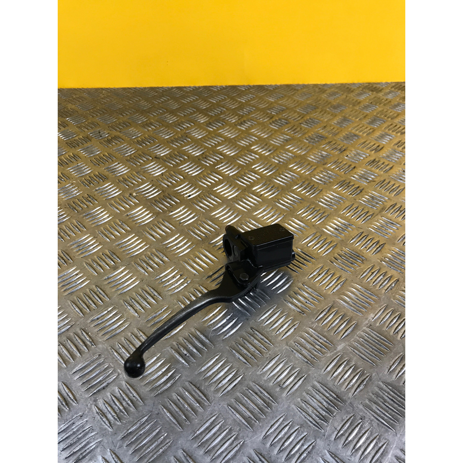 Maitre cylindre frein avant pour PEUGEOT KISBEE 50 2014