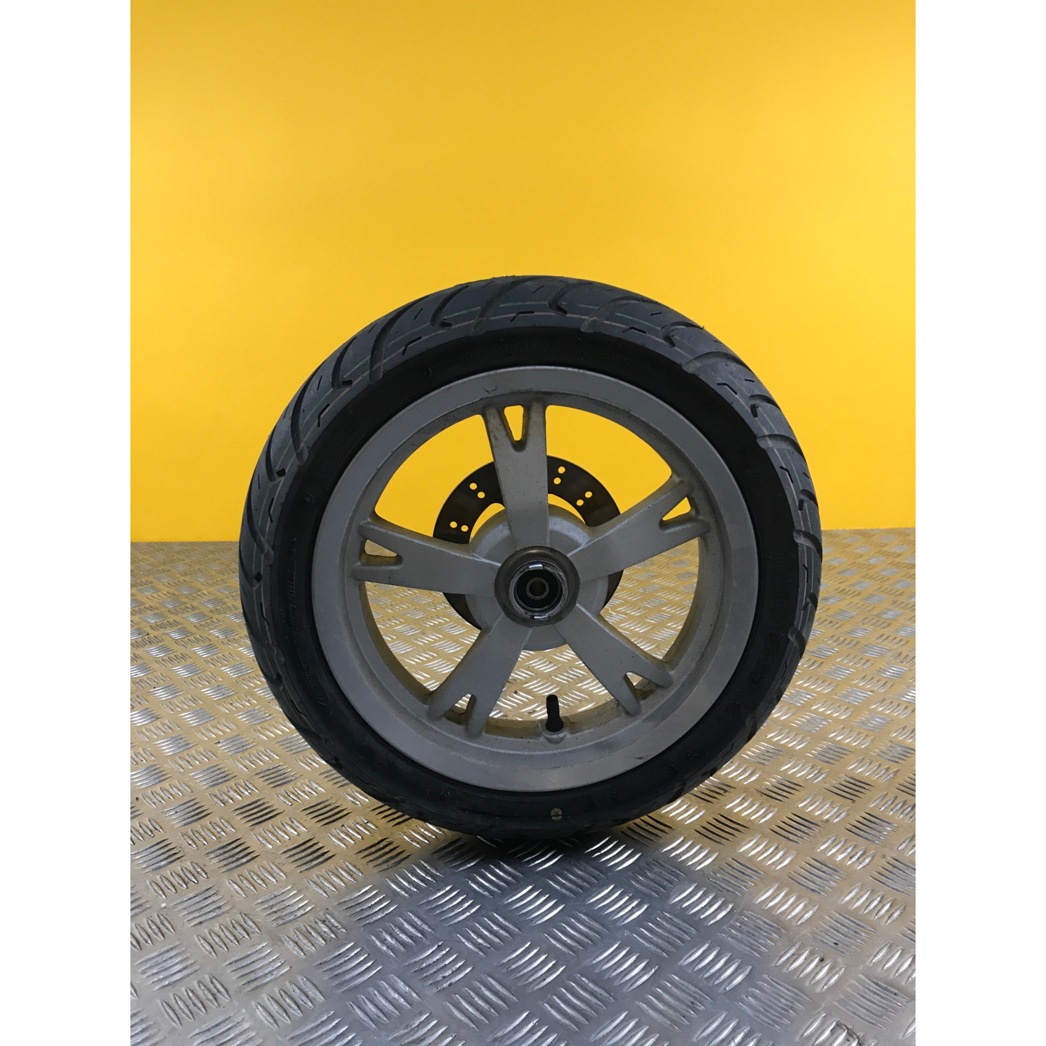 Roue avant complete pour PEUGEOT KISBEE 50 2014