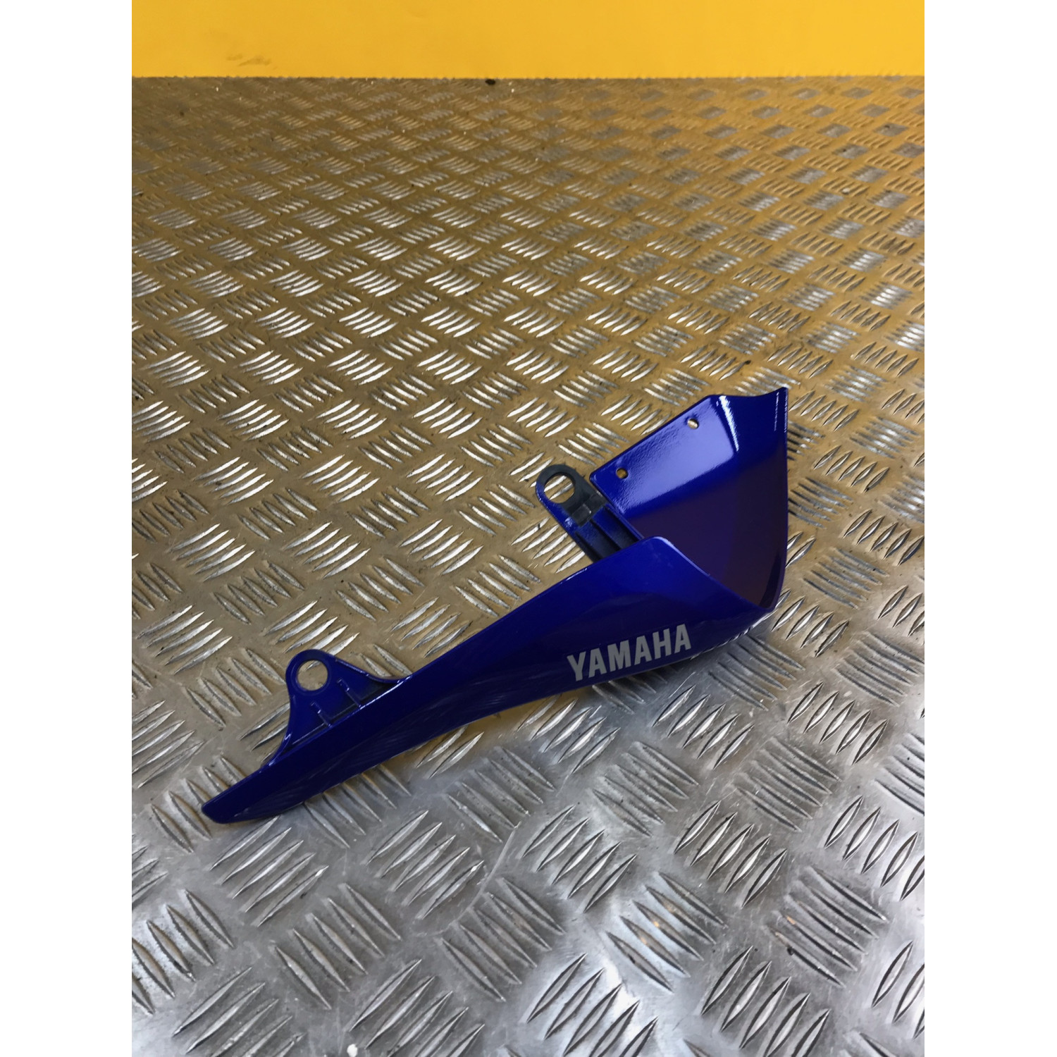 Cache laterale droit pour YAMAHA MT 07 2021 BAT-21721-00