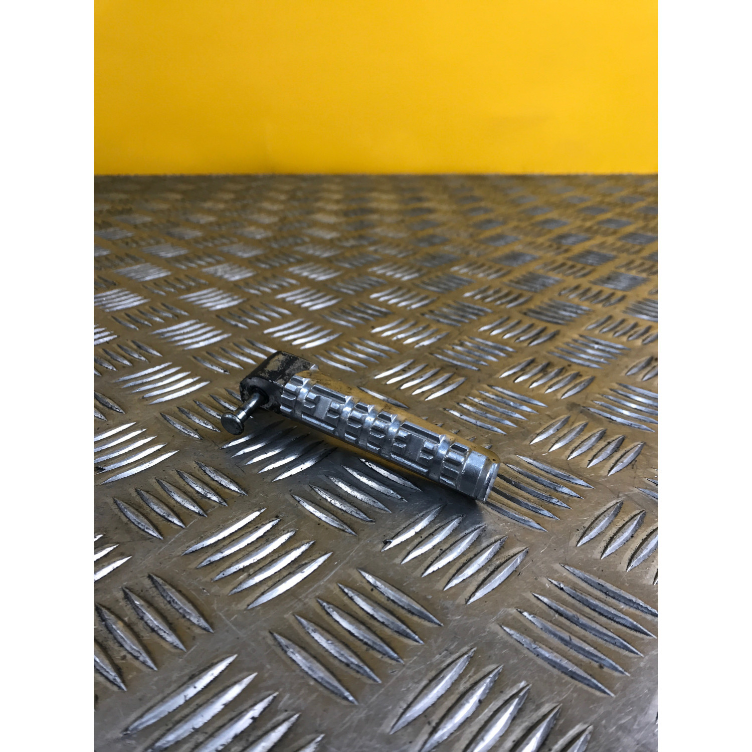 Repose pied droit pour YAMAHA XMAX 125 2010