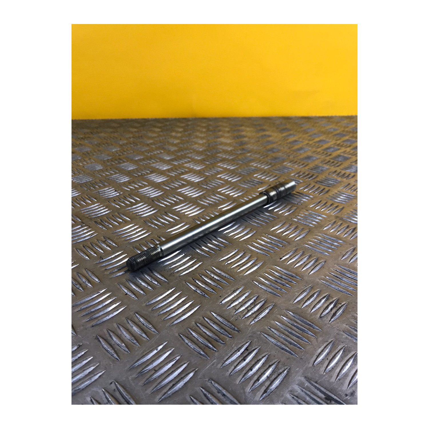 Axe de roue avant pour YAMAHA XMAX 125 2010