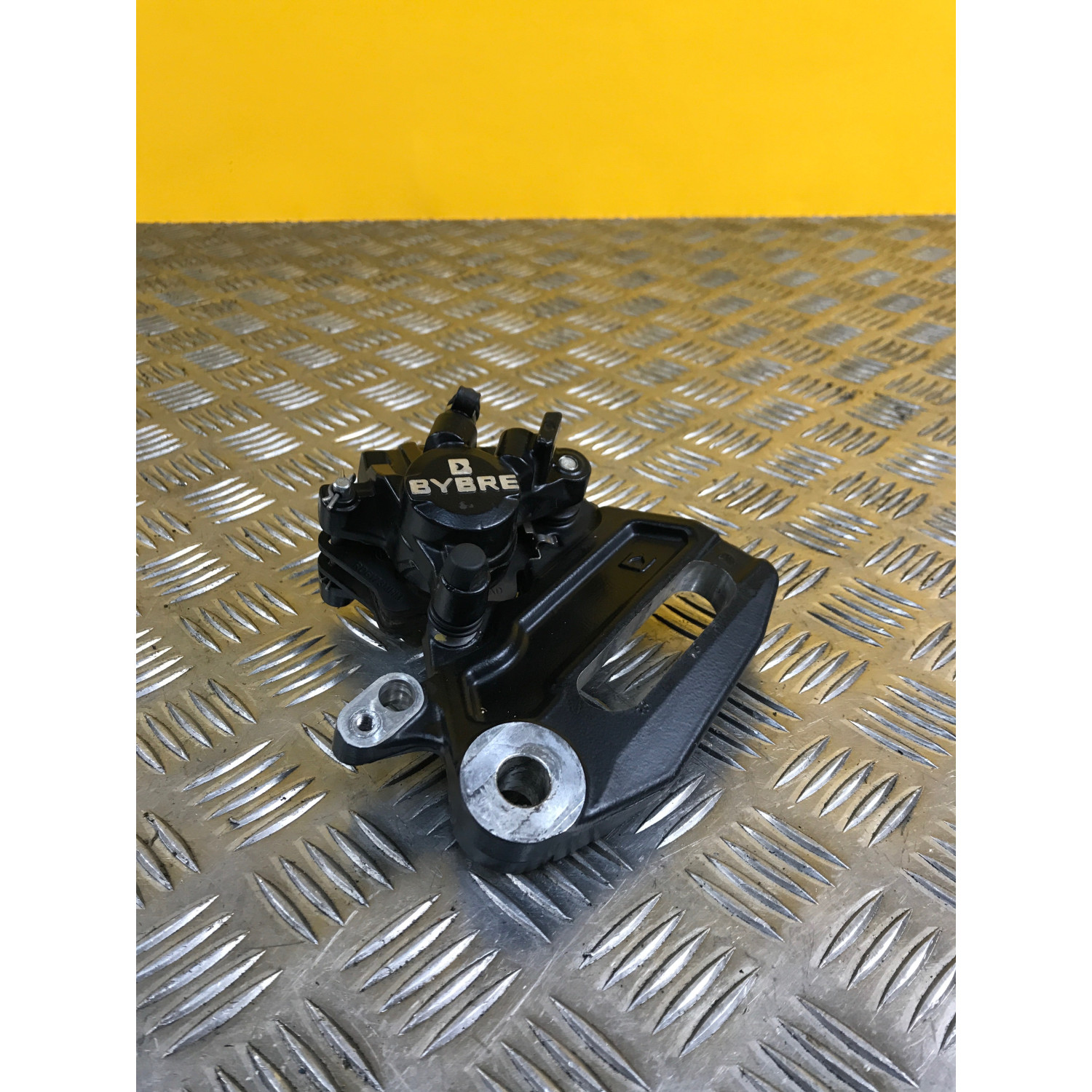 étrier de frein arrière pour KTM DUKE 390 2016